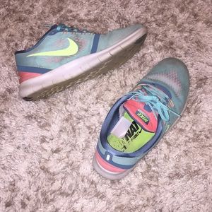 Night free run shoes